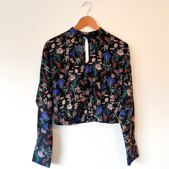 Need Supply Retro Cropped Black Floral Blouse with Open Back - Picture 1 of 4